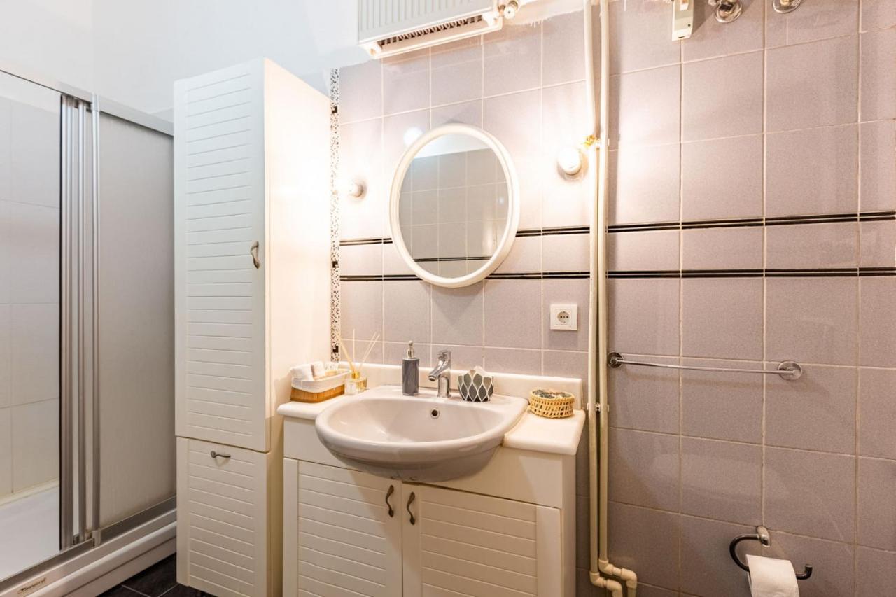 Historical Flat With A Lovely Sea View In Beyoglu イスタンブール エクステリア 写真