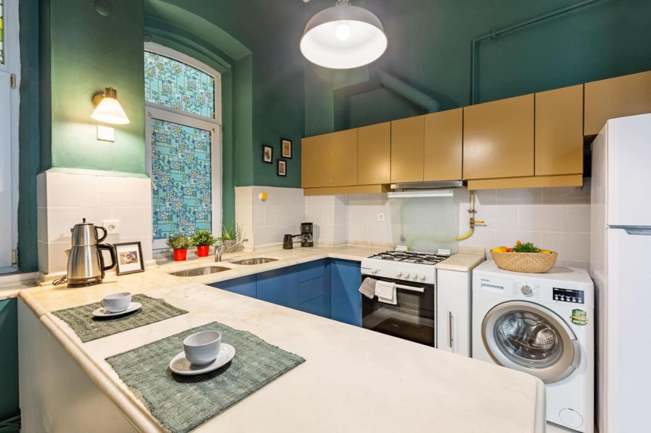 Historical Flat With A Lovely Sea View In Beyoglu イスタンブール エクステリア 写真