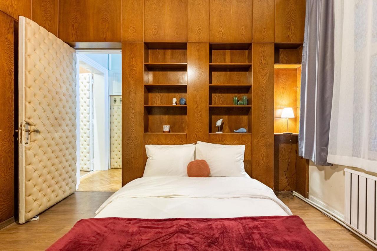 Historical Flat With A Lovely Sea View In Beyoglu イスタンブール エクステリア 写真